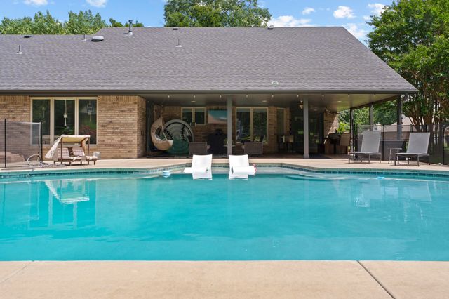 2515 Shasten Street, Grove, OK 74344