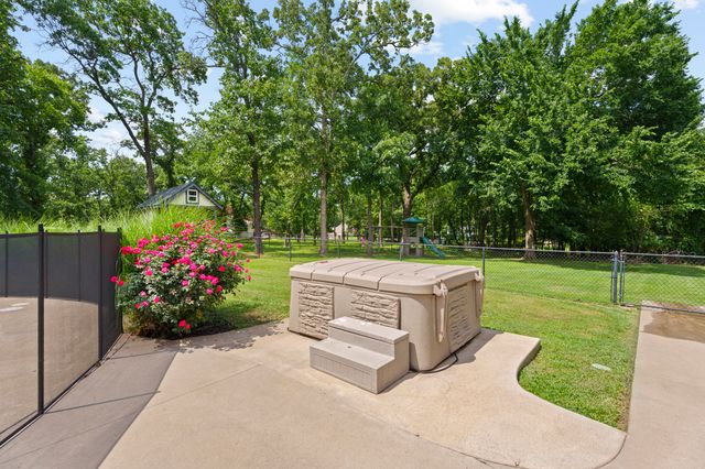 2515 Shasten Street, Grove, OK 74344