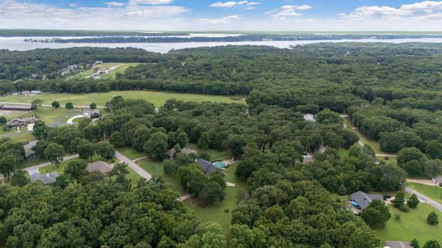 2515 Shasten Street, Grove, OK 74344