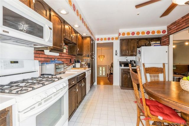 6 Punta Road, New City, NY 10956