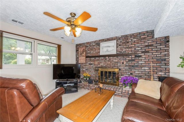 6 Punta Road, New City, NY 10956