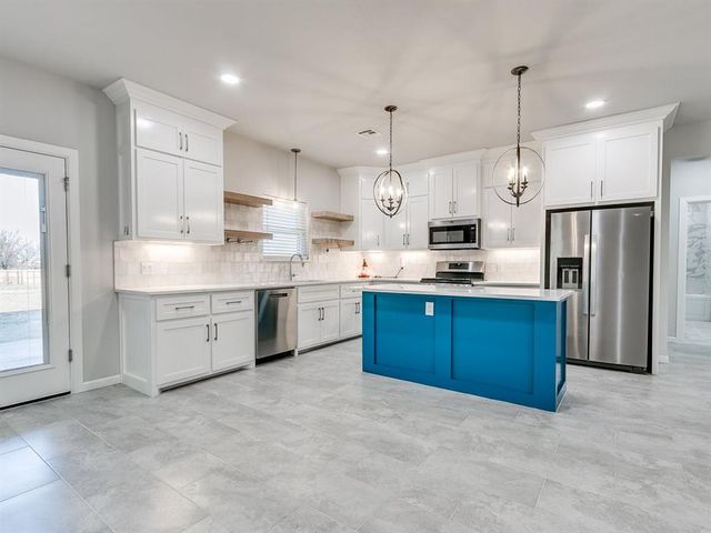 776 Ole Rock Creek Road, Tuttle, OK 73089