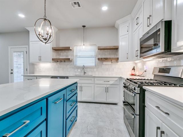 776 Ole Rock Creek Road, Tuttle, OK 73089