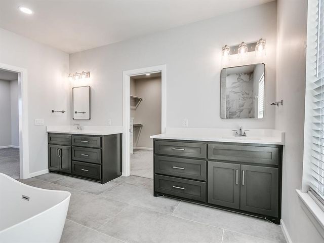 776 Ole Rock Creek Road, Tuttle, OK 73089