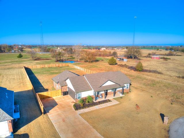 776 Ole Rock Creek Road, Tuttle, OK 73089