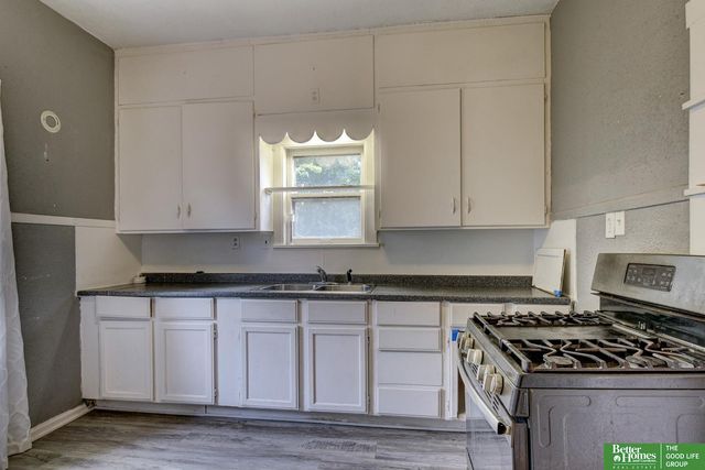 2414 Larimore Avenue, Omaha, NE 68111