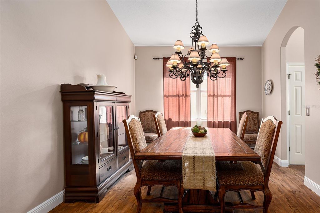 Image 15 of property listing at 6552 TAILFEATHER WAY, Bradenton, FL 34203