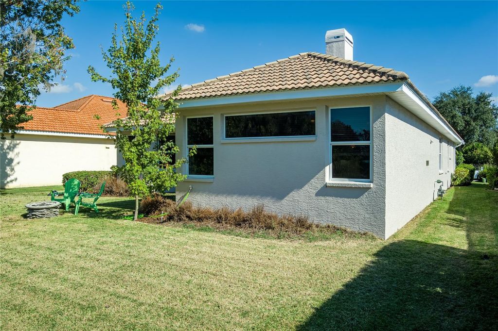 Image 38 of property listing at 6552 TAILFEATHER WAY, Bradenton, FL 34203