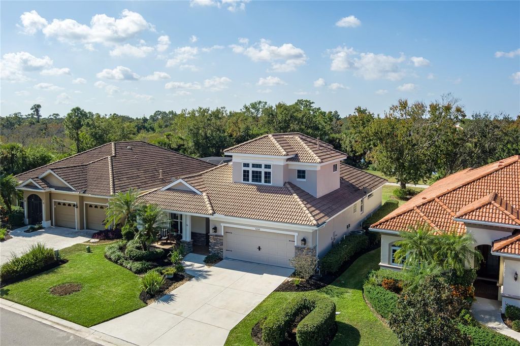 Image 44 of property listing at 6552 TAILFEATHER WAY, Bradenton, FL 34203