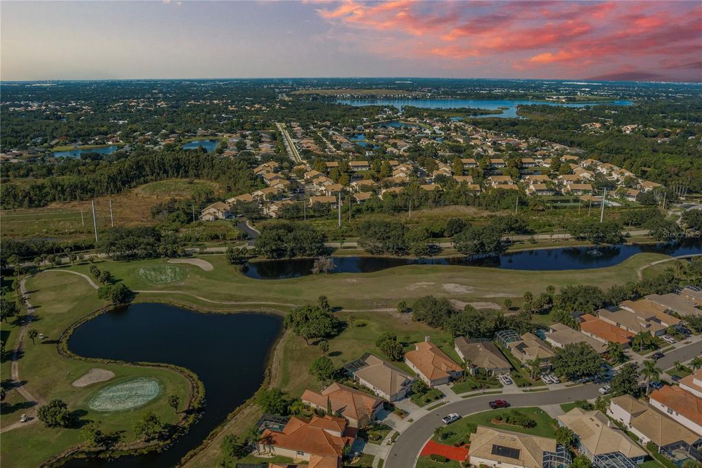 Image 51 of property listing at 6552 TAILFEATHER WAY, Bradenton, FL 34203