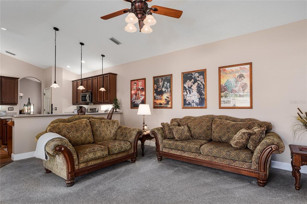 Image 7 of property listing at 6552 TAILFEATHER WAY, Bradenton, FL 34203