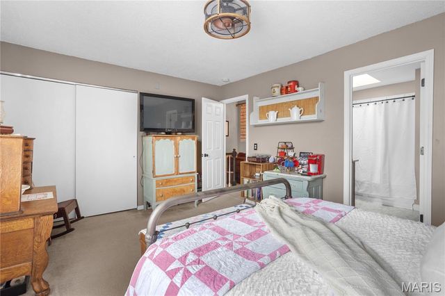 280 Carmel Woods Drive, Ballwin, MO 63021