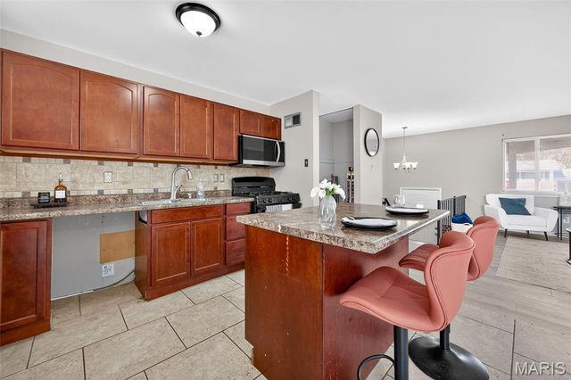 390 Downing Avenue, St Louis, MO 63031