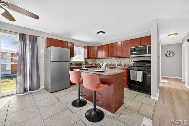 390 Downing Avenue, St Louis, MO 63031