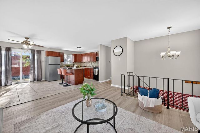 390 Downing Avenue, St Louis, MO 63031