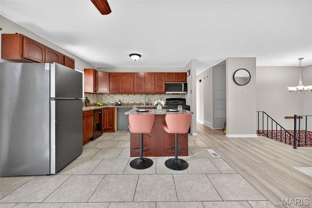 390 Downing Avenue, St Louis, MO 63031