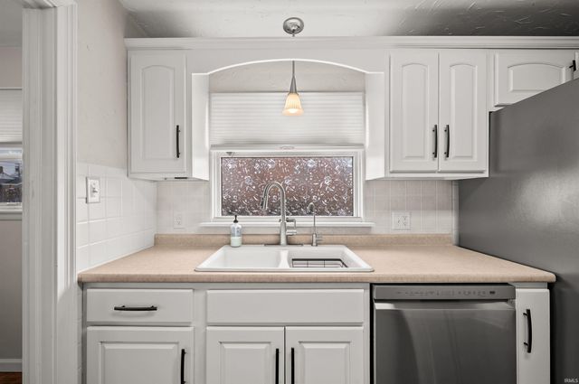 1332 E Mishawaka Avenue, Mishawaka, IN 46544