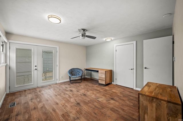 1332 E Mishawaka Avenue, Mishawaka, IN 46544