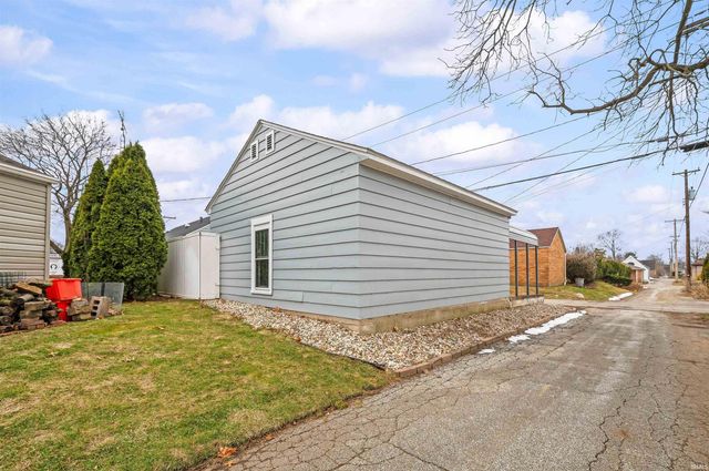 1332 E Mishawaka Avenue, Mishawaka, IN 46544