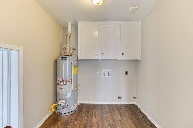 318 NW Loop 230 Highway, Smithville, TX 78957