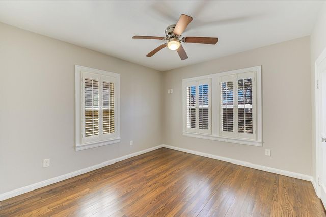 318 NW Loop 230 Highway, Smithville, TX 78957