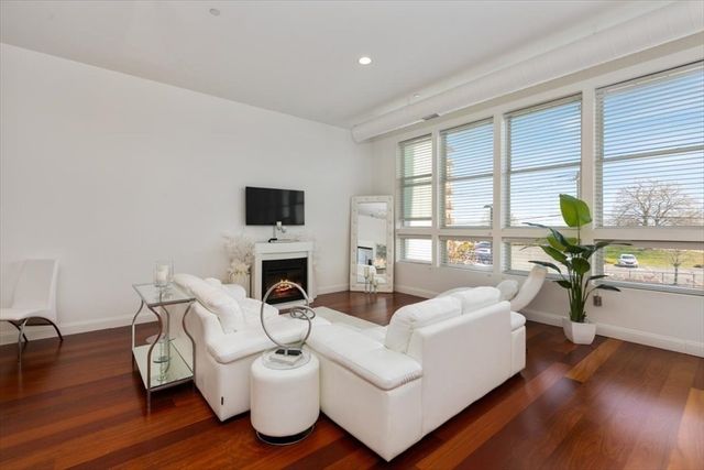 10 Ocean Ave 211, Revere, MA 02151