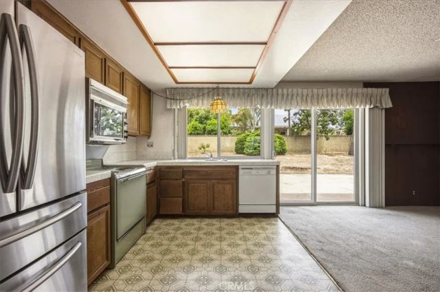 929 W Pinto Court, Upland, CA 91786