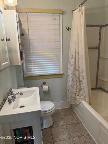 1911 N Holland Sylvania Road, Toledo, OH 43615