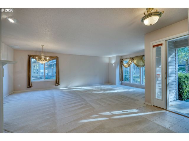 105 MADRONA Ct, St Helens, OR 97051