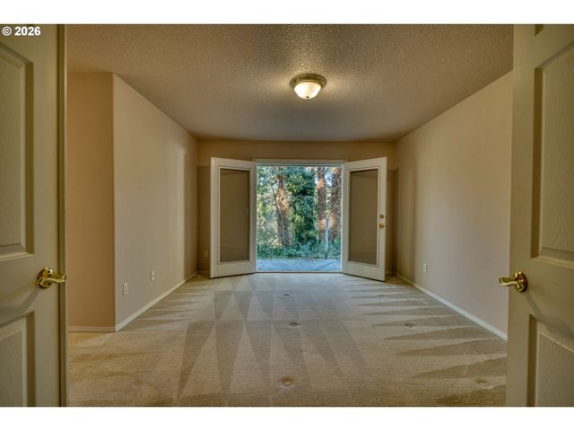 105 MADRONA Ct, St Helens, OR 97051
