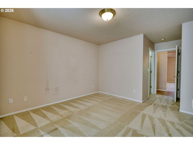 105 MADRONA Ct, St Helens, OR 97051