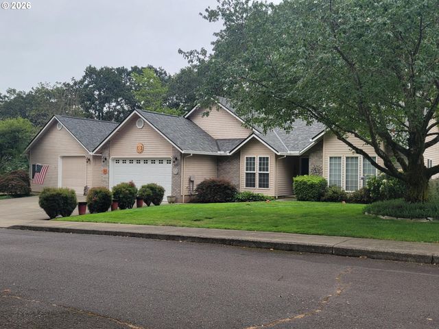105 MADRONA Ct, St Helens, OR 97051