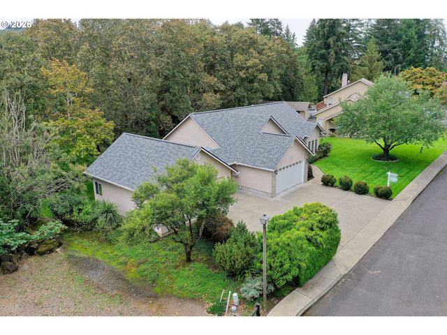 105 MADRONA Ct, St Helens, OR 97051