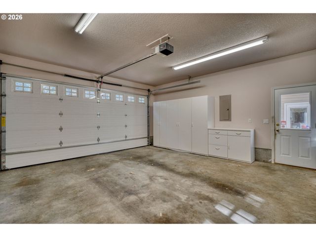 105 MADRONA Ct, St Helens, OR 97051