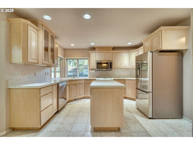 105 MADRONA Ct, St Helens, OR 97051