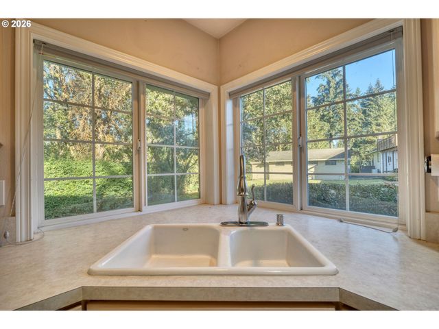 105 MADRONA Ct, St Helens, OR 97051