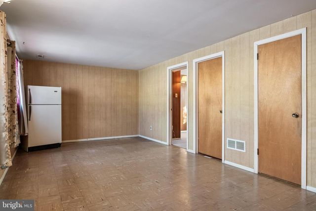 239 COLLEGE DR, Pemberton, NJ 08068