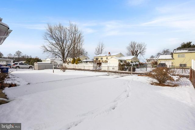 239 COLLEGE DR, Pemberton, NJ 08068