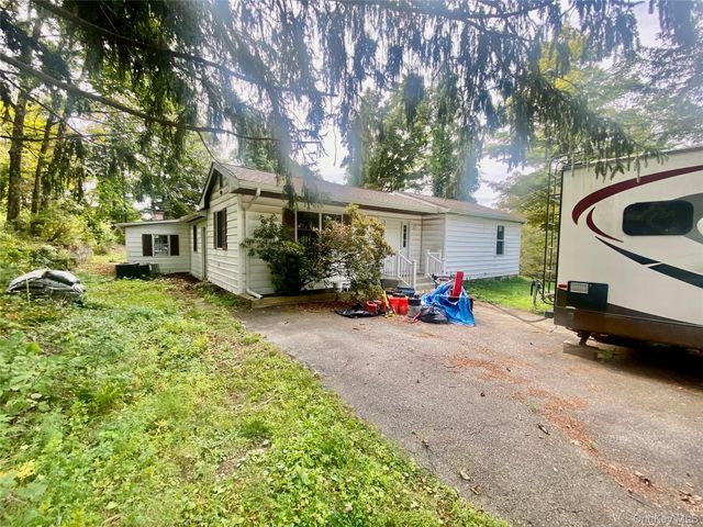 1032 N Horsepound Road, Carmel, NY 10512