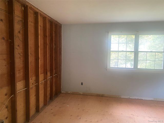 1032 N Horsepound Road, Carmel, NY 10512
