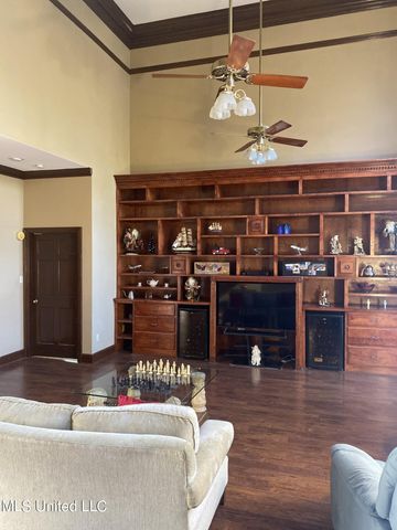 9144 Valley Grove Lane, Southaven, MS 38672