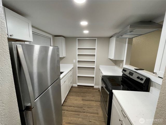 28921 S 28th Place, Federal Way, WA 98003