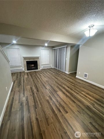 28921 S 28th Place, Federal Way, WA 98003