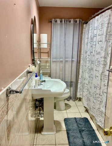 53 Hamden Avenue, Waterbury, CT 06704