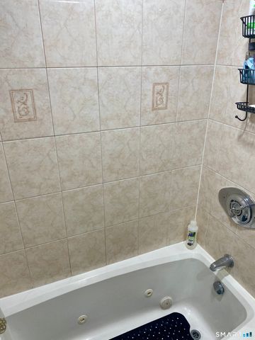 53 Hamden Avenue, Waterbury, CT 06704