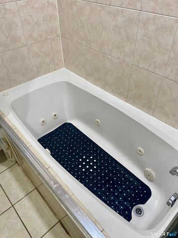 53 Hamden Avenue, Waterbury, CT 06704