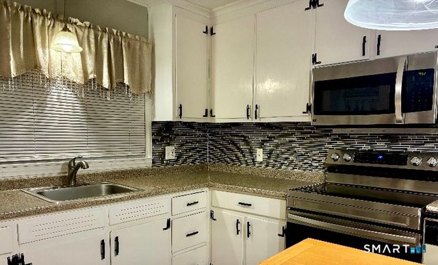 53 Hamden Avenue, Waterbury, CT 06704