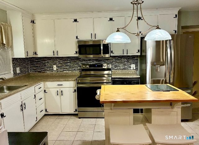 53 Hamden Avenue, Waterbury, CT 06704