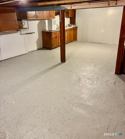 53 Hamden Avenue, Waterbury, CT 06704