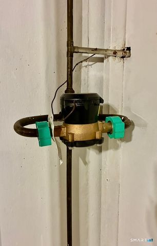 53 Hamden Avenue, Waterbury, CT 06704